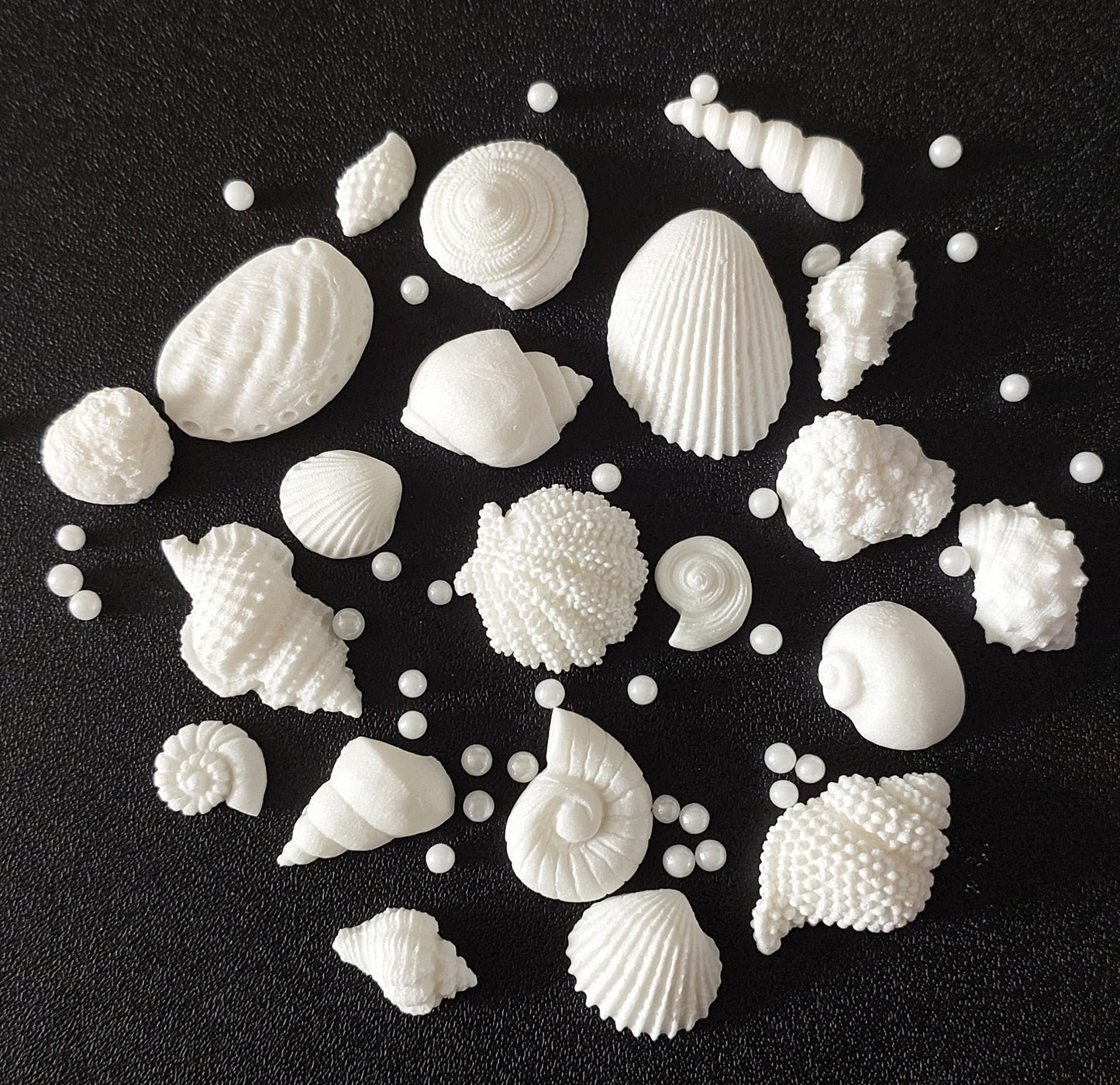 Small Shells - White x 20 & Sugar Pearls